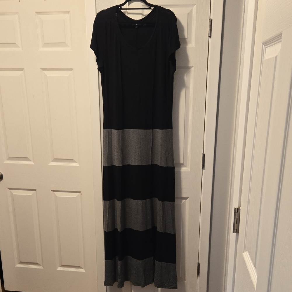 Gap Black and Gray Striped Maxi Dress    🩶🖤   SIZE XL